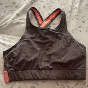 Women’s sports bra